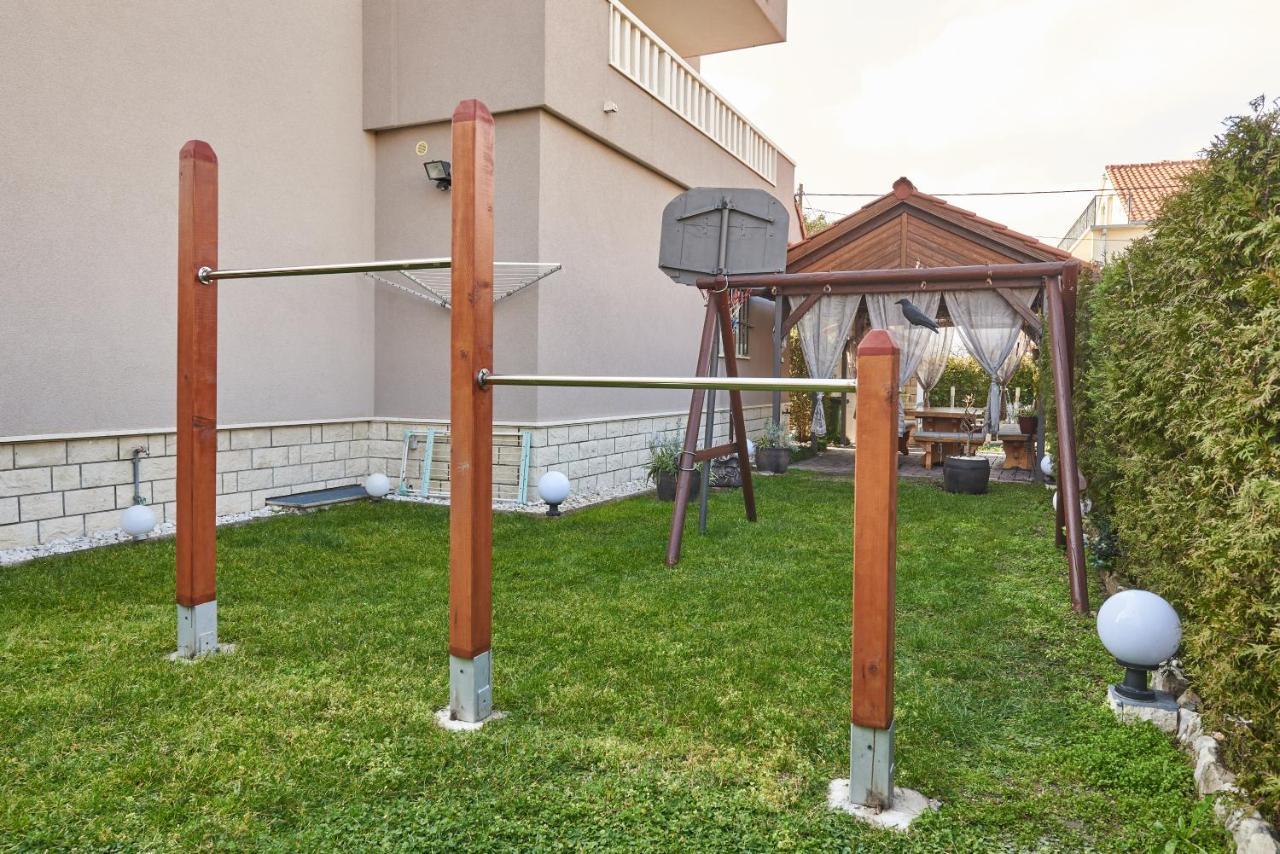 Apartments Lovric With Sea View Kaštela Exterior foto